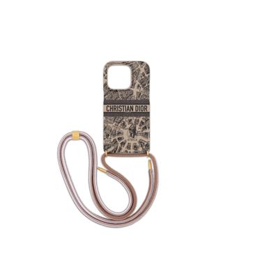 Imagen secundaria 1 - Bolso Saddle, funda para móvil y bolso Dior Book Tote alargado, estampados en Plan du Paris, el último motivo icónico de Dior.