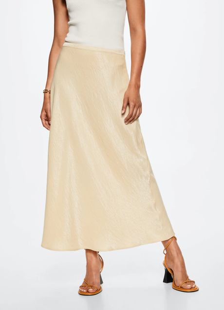 Imagen - La falda satinada de Mango Outlet.