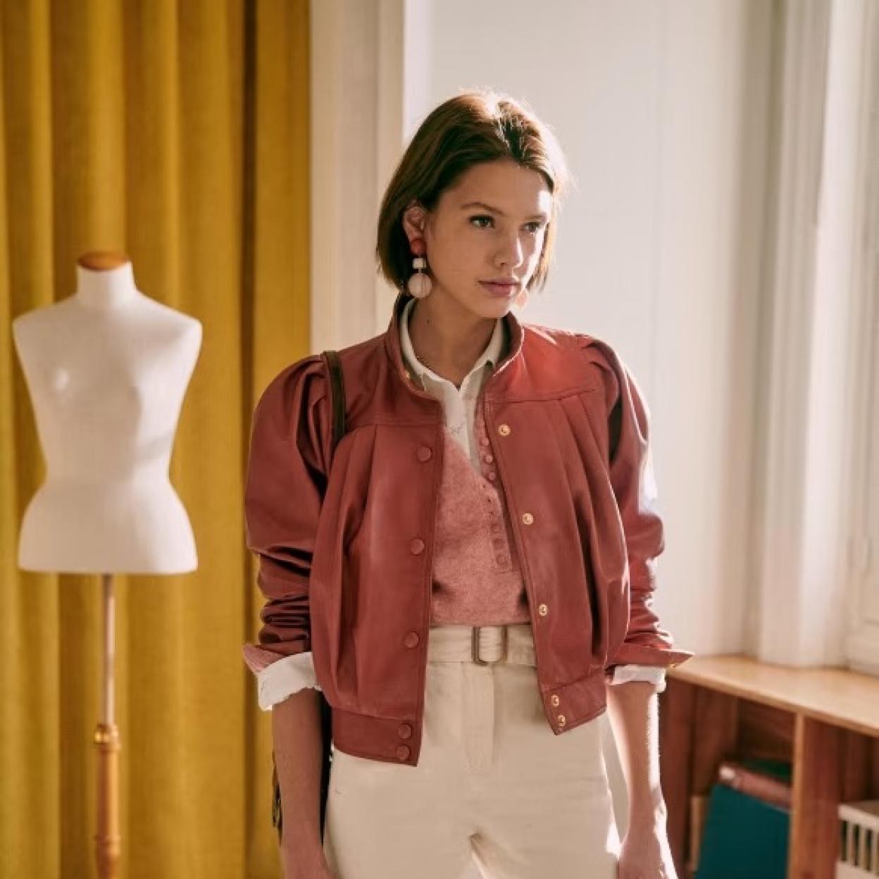 Vestidos midi, chaquetas de punto con rayas y muchas otras compras para los días de entretiempo. 