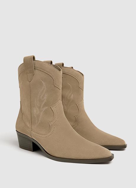 Imagen - Botines de serraje de Stradivarius (49,99 euros)
