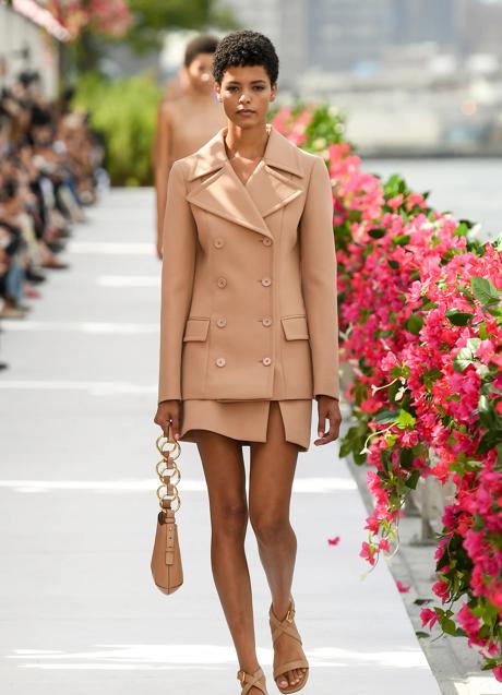 Imagen - Look 24 del último desfile de Michael Kors, celebrado en Nueva York.