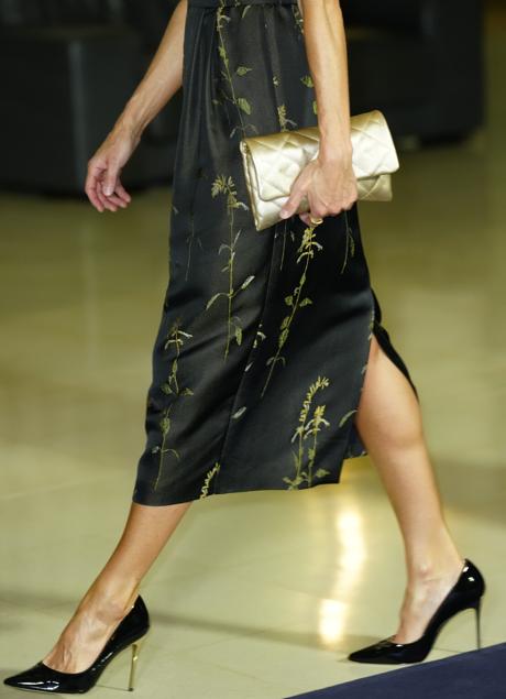 Imagen - La reina Letizia llevó después unos salones negros acharolados. / LIMITED PICTURES