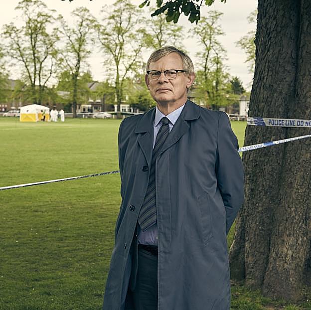 Martin Clunes en el papel de Colin Sutton, protagonista de las dos miniseries Manhunt.