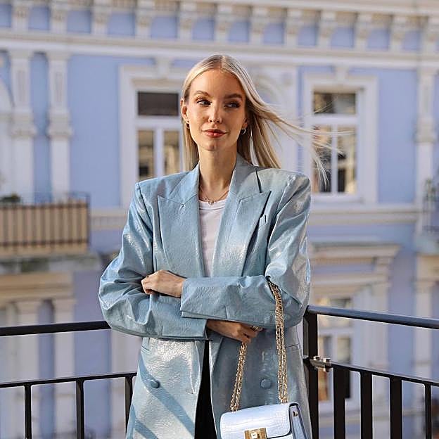 Leonie Hanne con rubio danés frío