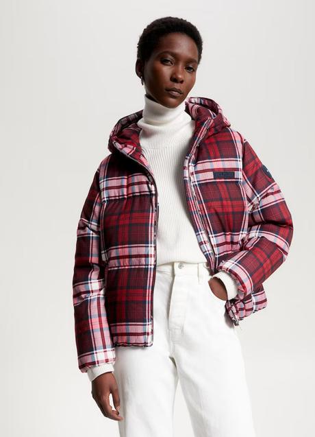 Imagen - Abrigo de plumas con estampado de cuadros de Tommy Hilfiger. Foto: El Corte Inglés.