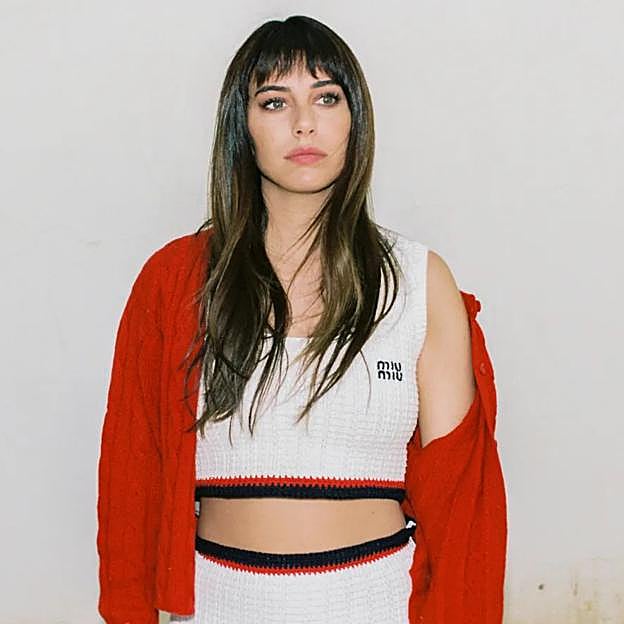 Este original ejercicio de Blanca Suárez endurece abdominales, glúteos y piernas a la vez