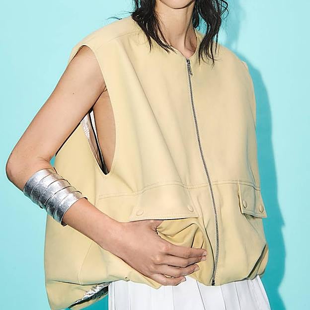 Chaleco de algodón oversize con frunces y bolsillos