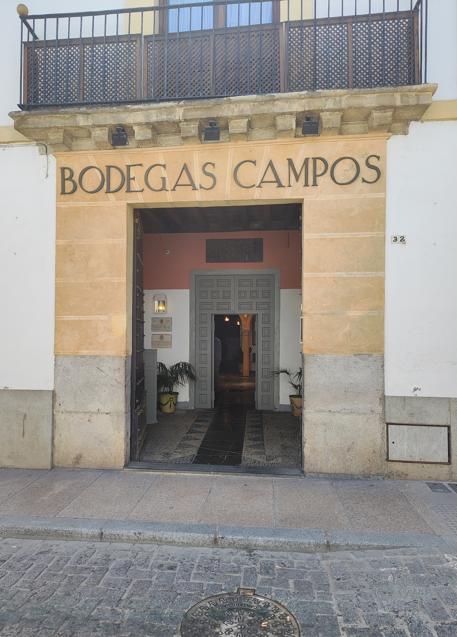 Imagen - La facahada de Bodegas Campos, toda una institución en Córdoba. / AFL.