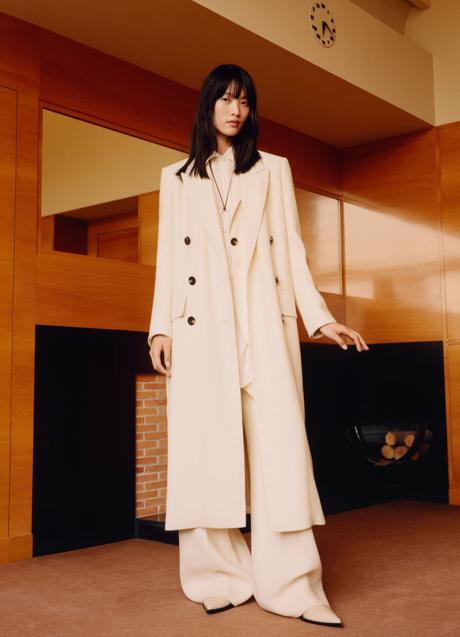 Imagen - Abrigo blanco cruzado de Massimo Dutti (299 euros)