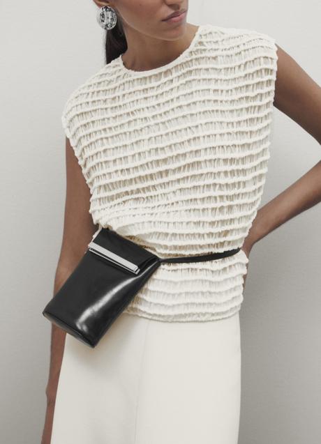 Imagen - Blusa sin mangas de Massimo Dutti (99,99 euros)