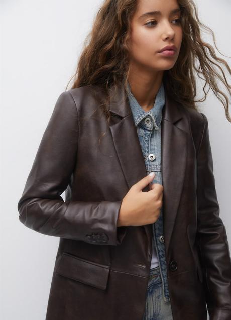 Imagen - Americana de piel de Pull & Bear (39,99 euros)