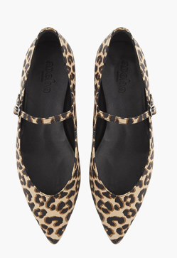 Imagen secundaria 2 - La blusa de & Other Stories, la falda de Scalpers y las bailarinas de Adeba.