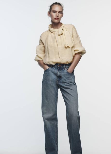 Imagen - Blusa con lazada al cuello en tono tendencia