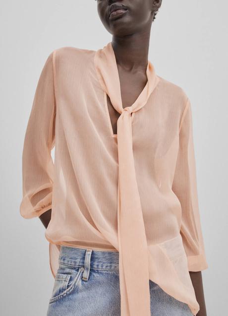 Imagen - Blusa con lazada al cuello semitransparente