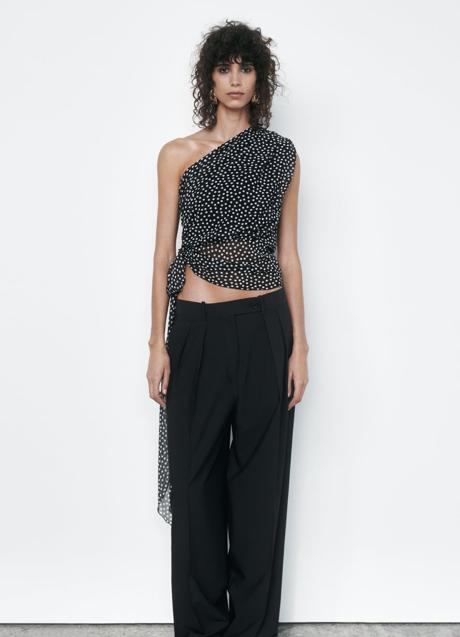 Imagen - Top asimétrico de Zara (35,95 euros)