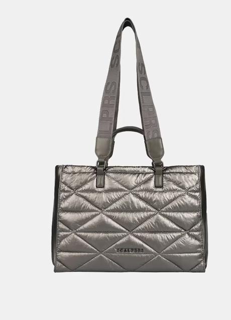 Imagen - Bolso acolchado de color plata de Scalpers, 89,95 euros.