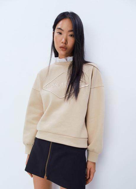 Imagen - Sudadera con encaje de Sfera (25,99 euros)