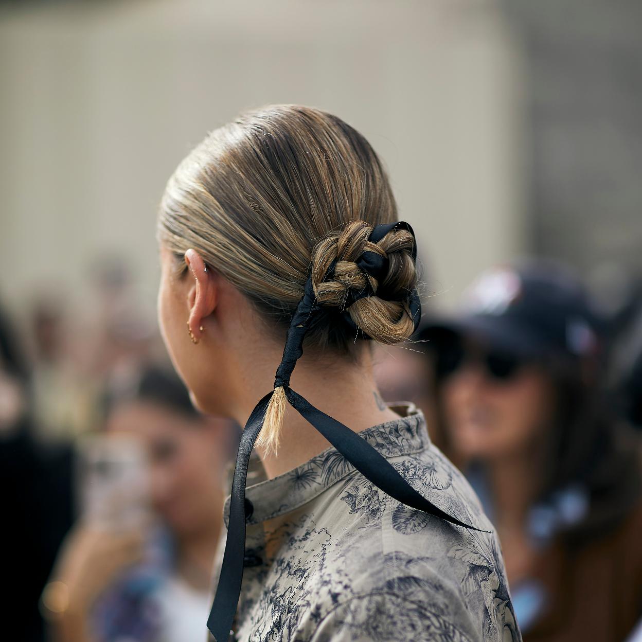 En la SEmana de la Moda de París triunfa un sérum de pelo que evita el encrespamiento.