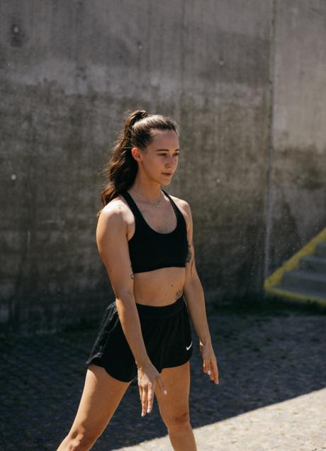 Imagen - Mujer entrenando/PEXELS