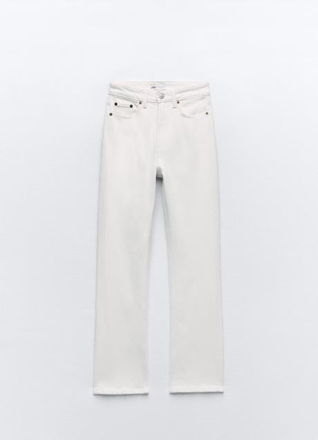 Imagen - Vaquero con diseño recto de Zara. Foto: Zara.