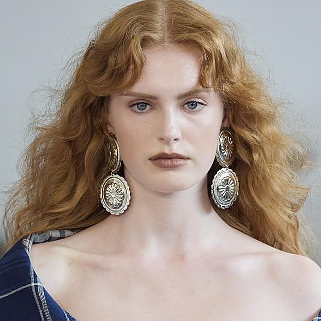 Perfumes con sándalo, cálidos y femeninos para darle la bienvenida al otoño