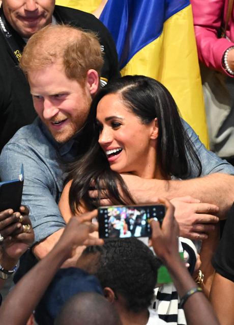 Imagen - El príncipe Harry y Meghan Markle, en su paseo triunfal por los Juegos Invictus en Düsseldorf. (FOTO: GTRES)