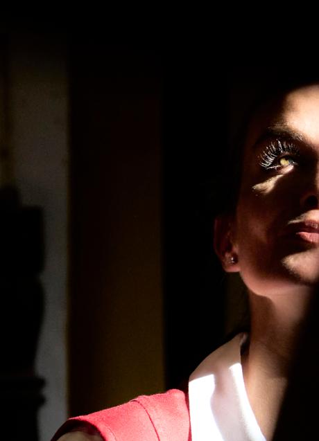 Imagen - La reina Letizia en su visita a un taller de carpinteria en Cartagena, Colombia, en junio de 2023/ José Gegúndez