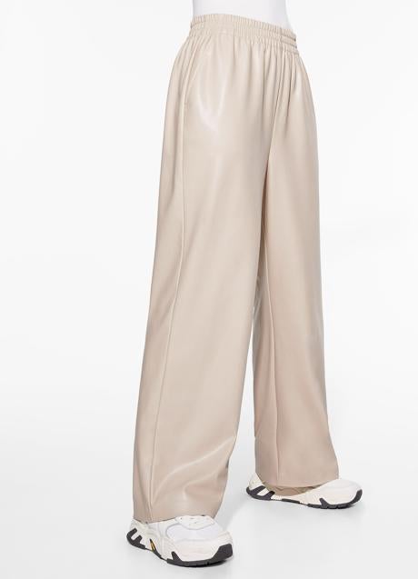 Imagen - Pantalones efecto piel de Oysho. Foto: Oysho.