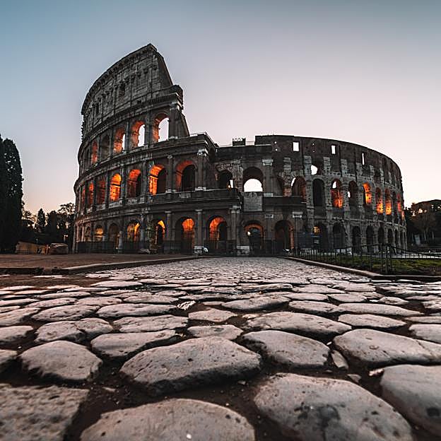 El Coliseo romano, símbolo de un tiempo pasado que muchos no olvidan. 
