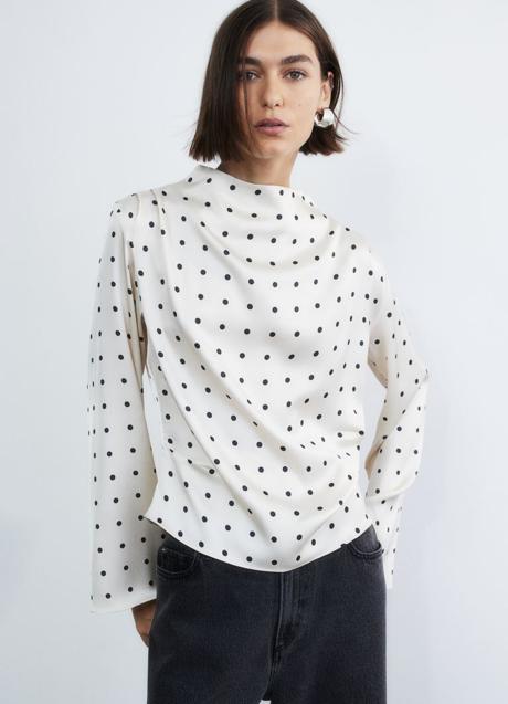 Imagen - Blusa con estampado de lunares de H&M (19,99 euros)