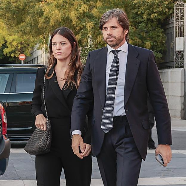 Isabelle Junot y Álvaro Falcó en el funeral de Marta Chávarri. 