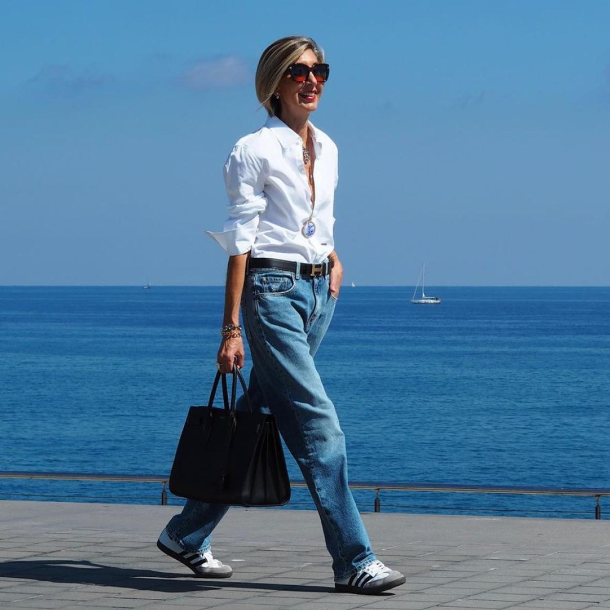 La influencer Susi Rejano con un look con zapatillas.