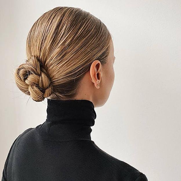 Influencer con moño de bailarina trenzado