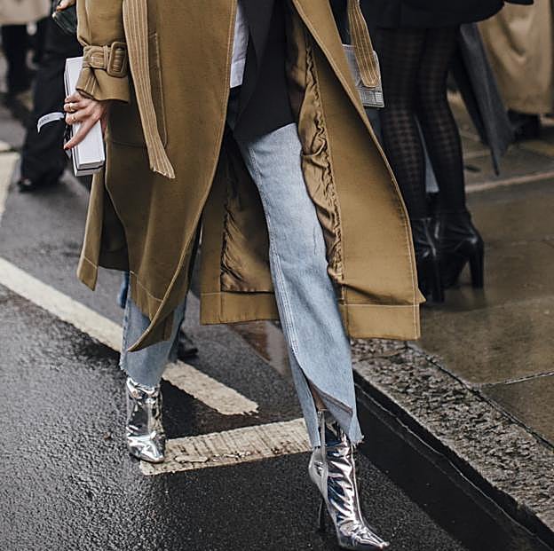 Botines metalizados, el truco de estilo tendencia que está por todas partes y tienes que probar