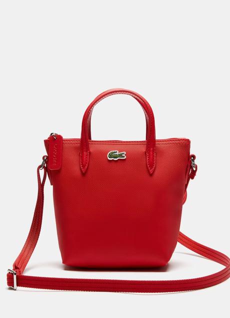 Imagen - Bolso mini en color rojo de Lacoste. Foto: Lacoste.