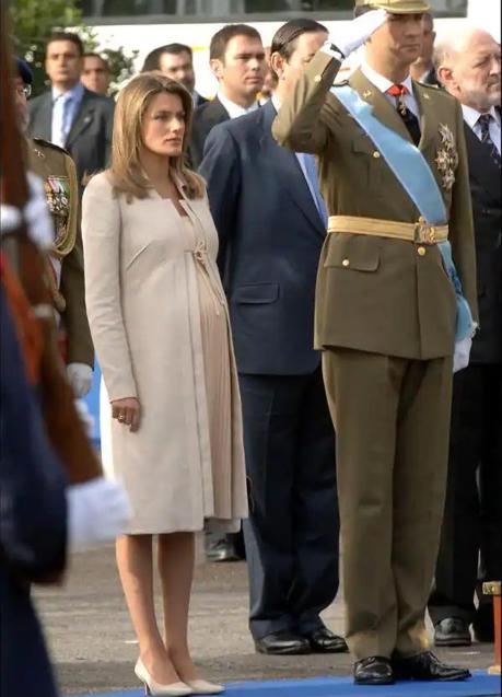 Imagen - El look de la reina Letizia en el Día de la Hispanidad 2005/GTRES