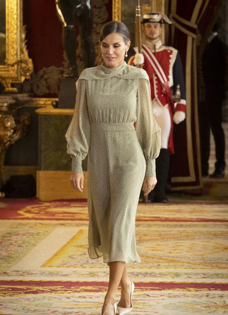 Imagen - La reina Letizia con vestido de lunares de Vogana. Foto: Gtres.