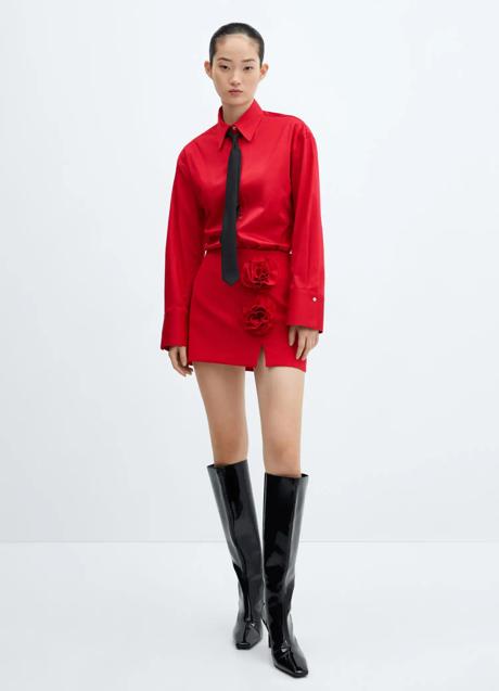 Imagen - Falda corta con flores de Mango, 39,99 euros.