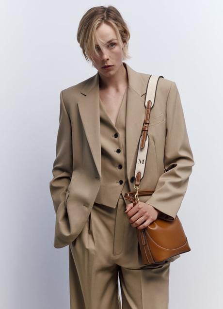 Imagen - Así queda el bolso de Zara marrón.