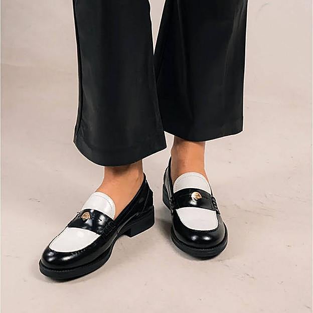 Mocasines en blanco y negro de piel