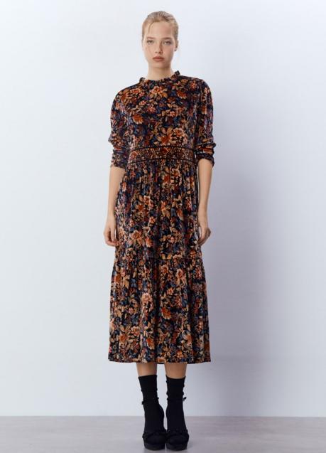 Imagen - Vestido con terciopelo Sfera (29,99 euros)