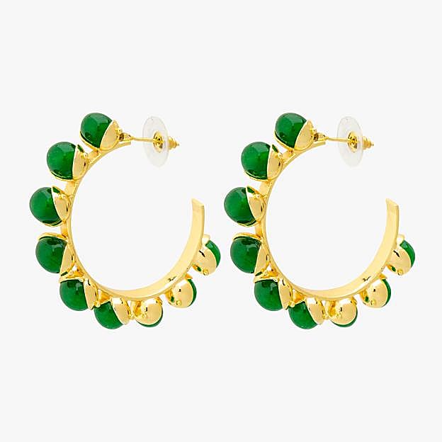 Imagen principal - Pendientes de Briana (ambos) y bolso de mano de Lottuse.