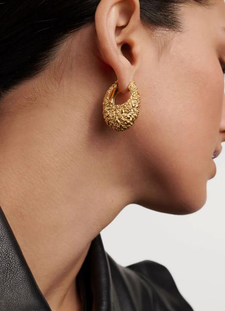 Imagen - Pendientes en dorado de Scalpers y PD Paola. Foto: PD Paola.