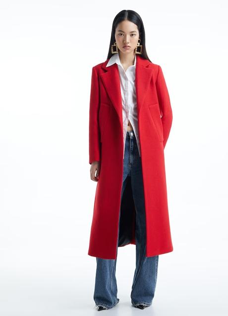 Imagen - Abrigo rojo de paño de Sfera, 119,99 euros.