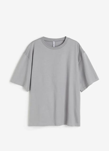 Imagen - Camiseta básica en color gris de H&M. Foto: H&M.
