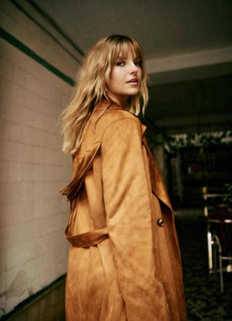 Imagen - Gabardina de ante con flecos