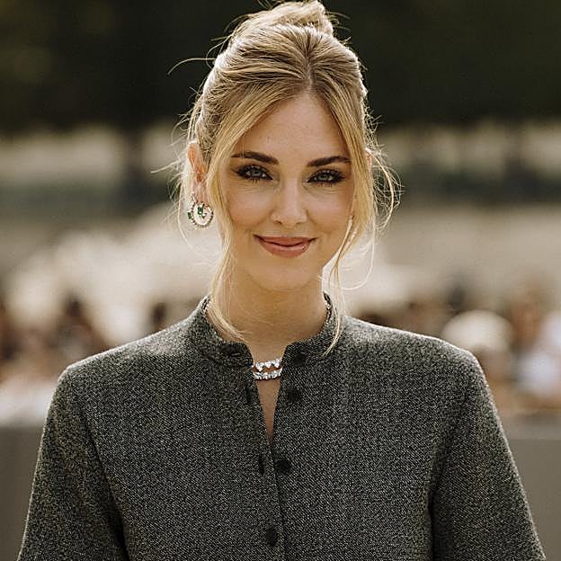 La guía para saber qué peinado favorece más según el tipo de escote que llevas