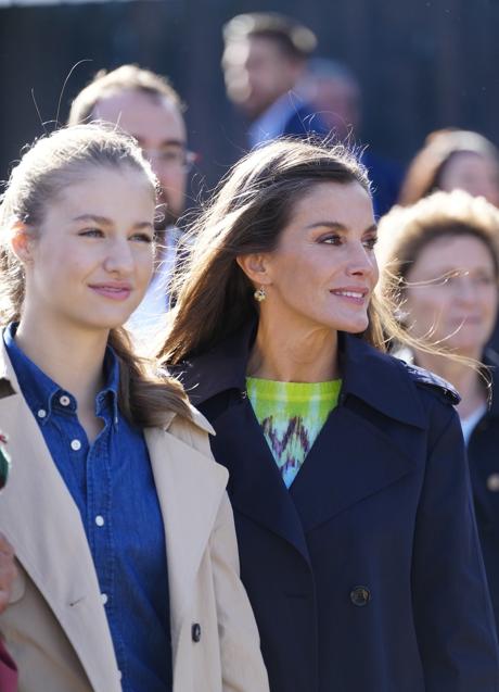 Imagen - La princesa Leonor y la reina Letizia en la visita al Pueblo Ejemplar de Asturias 2023. Foto: Limited Pictures.