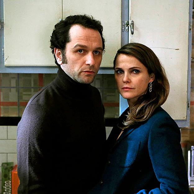 Matthew Rhys y Keri Russell como el matrimonio Jennings, protagonistas de The Americans.
