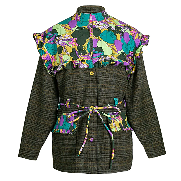 Imagen principal - La chaqueta d eCelia B, la camisa de María de la Orden y los pantalones de La Veste.